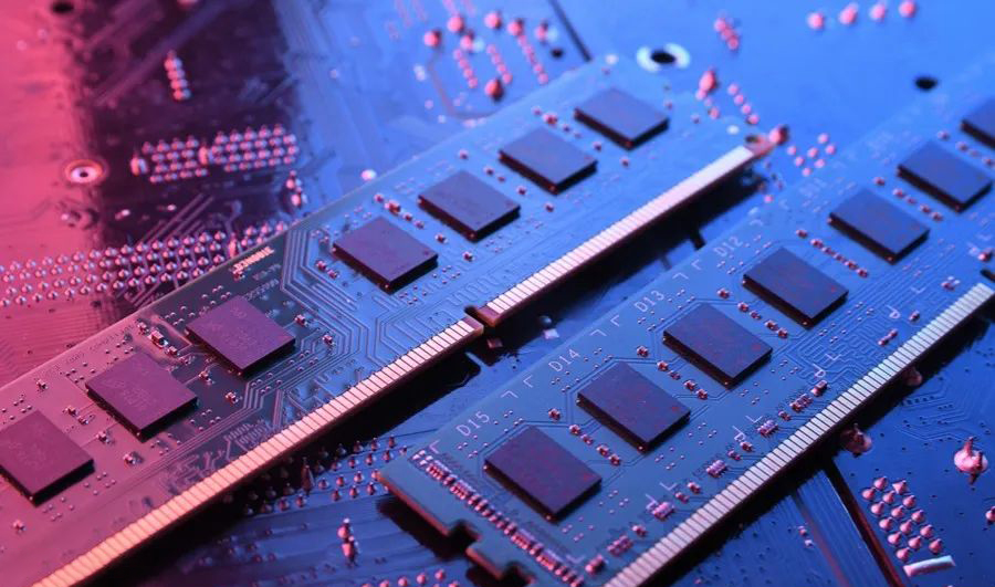 從DDR4退場(chǎng)到DDR5/HBM接力：存儲(chǔ)芯片產(chǎn)業(yè)正經(jīng)歷怎樣的一場(chǎng)洗牌？